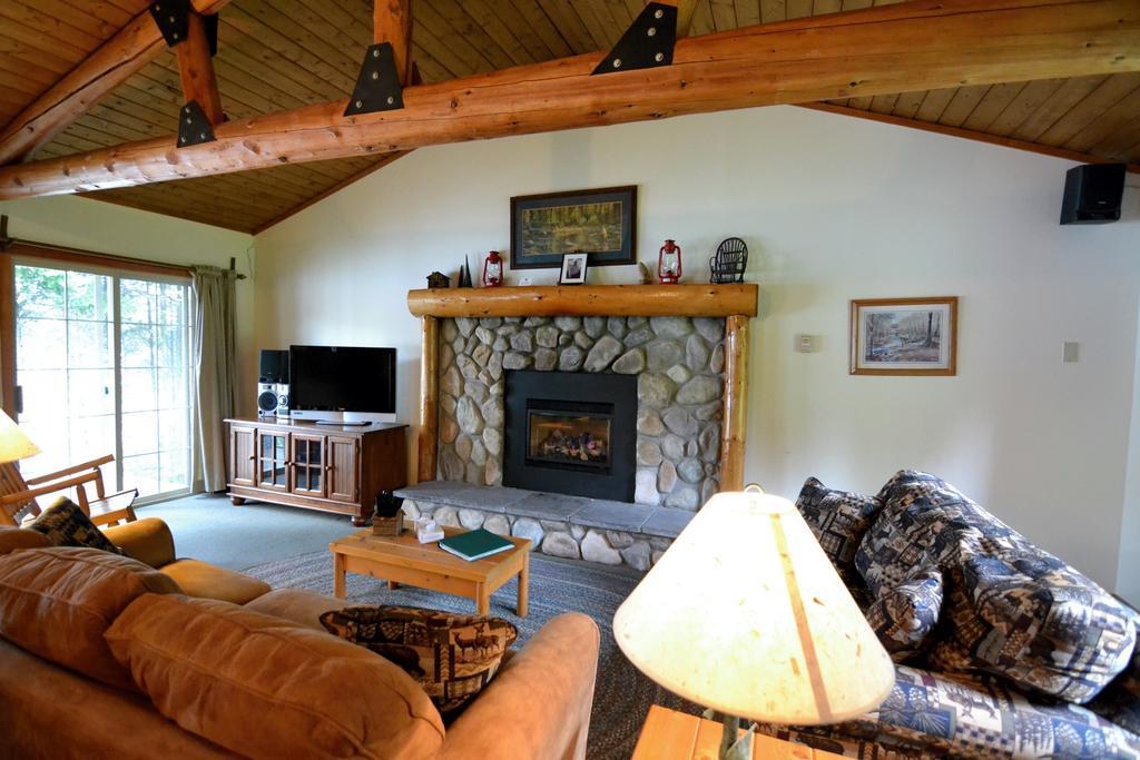 Tall Timber Lodge Pittsburg Eksteriør billede
